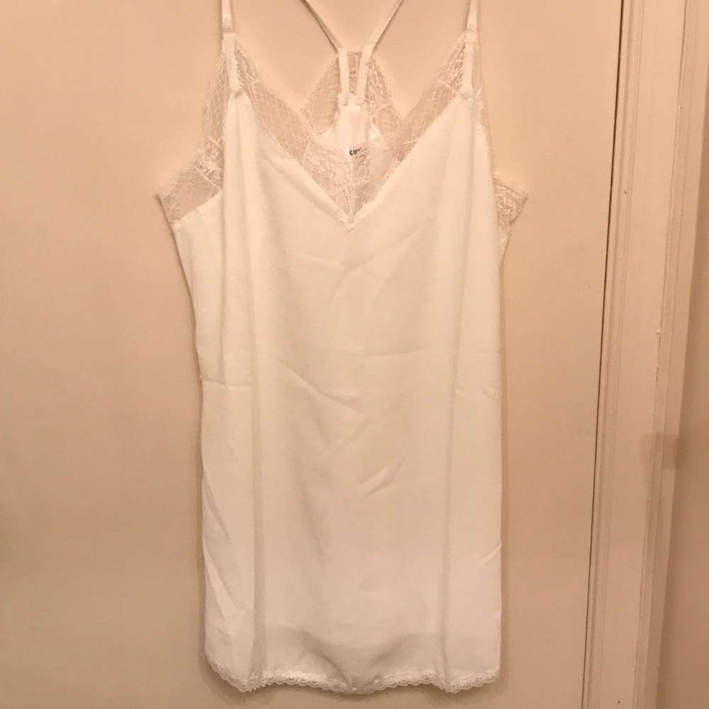 White lace trim tank